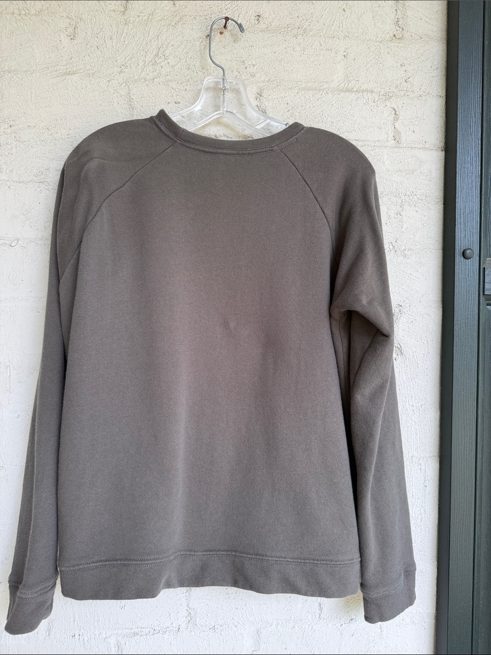 By Anthropologie LouLou Avenue Cheetah Graphic Sweatshirt Size Medium - Picture 6 of 12
